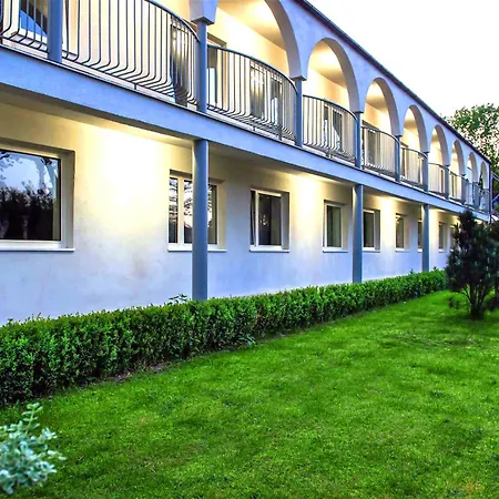 Neptun Semesteranläggning (resort) *